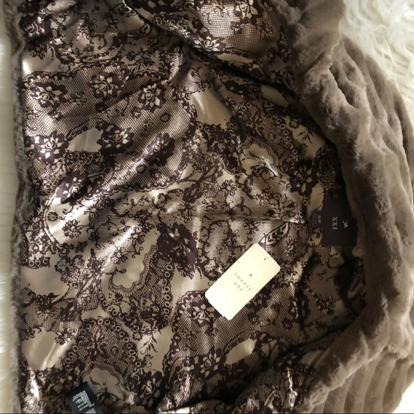 NWT Forever 21 Faux Fur Crop Jacket - Picture 3 of 7